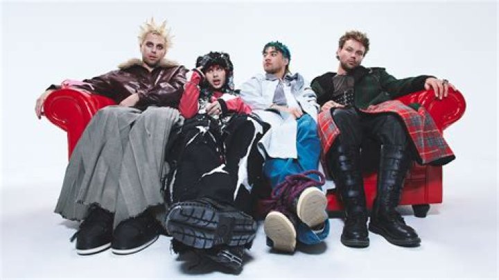 Where is Calum Hood from 5 Seconds of Summer Now?